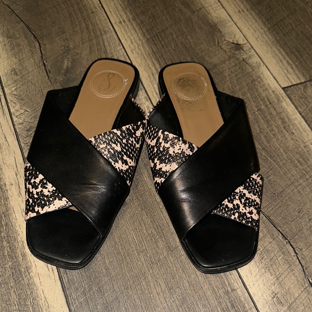 Sam Edlemans Black and White Women's Sandals
